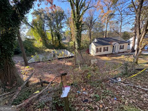 2034 Arlington CIR NW Atlanta GA 30318