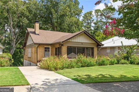 Photo of 76 Peachtree Hills Avenue NE, Atlanta, GA 30305 (MLS # 10824900)