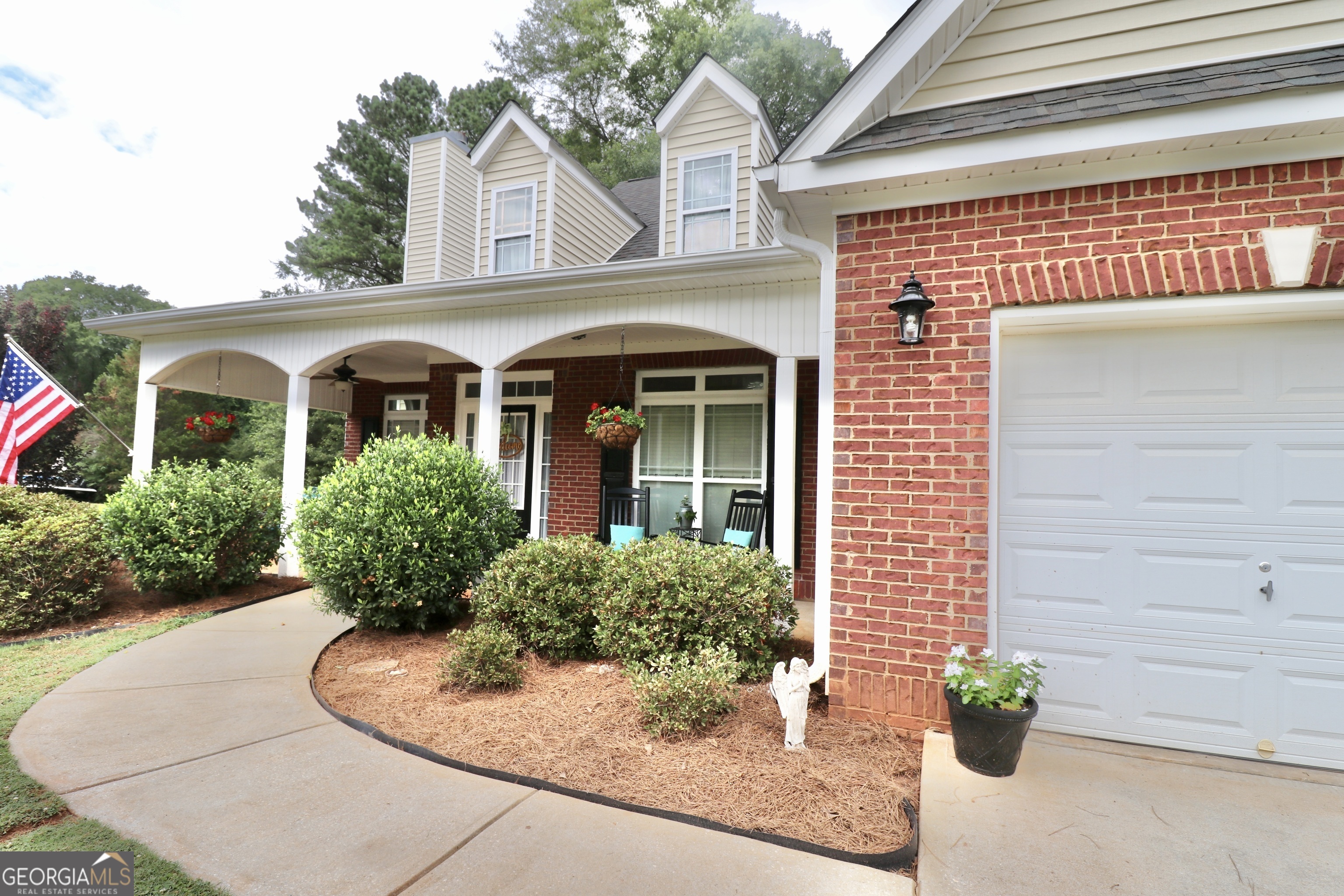 190 Roundtree WAY