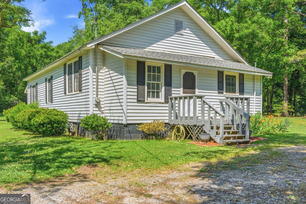 Photo of 110 Imperial Lakeview Dr, Eatonton, GA 31024 (MLS # 10765276)