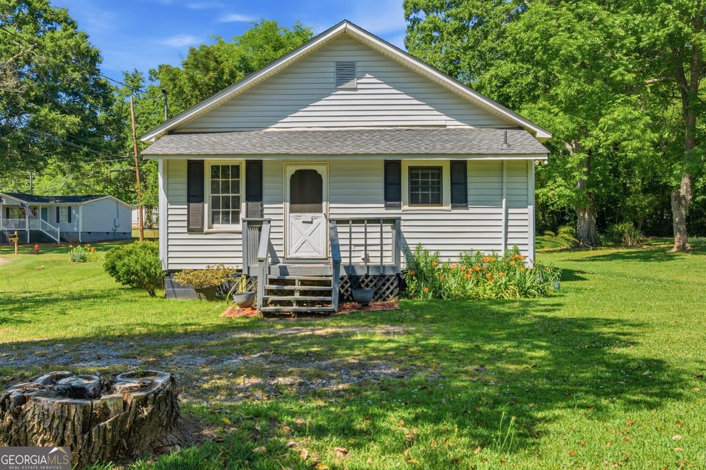 Photo of 110 Imperial Lakeview Dr, Eatonton, GA 31024 (MLS # 10765276)