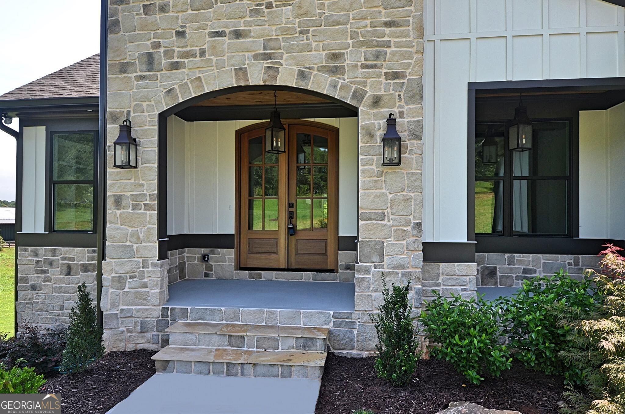 810 North Hampton WAY