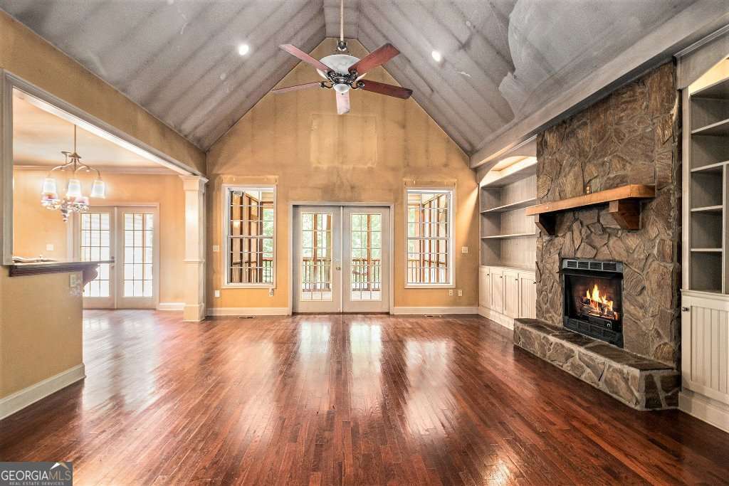 5024 Greenwood DR