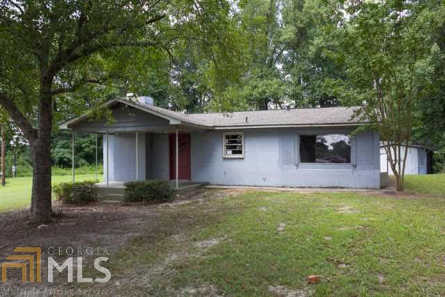 Wonderful opportunity for the savvy buyer. Close to restaurants, medical facilities, and much more. Home features include two bedrooms, two baths, family room with fireplace, and a spacious kitchen with view to family room. Enjoy the fresh air from the covered front porch.