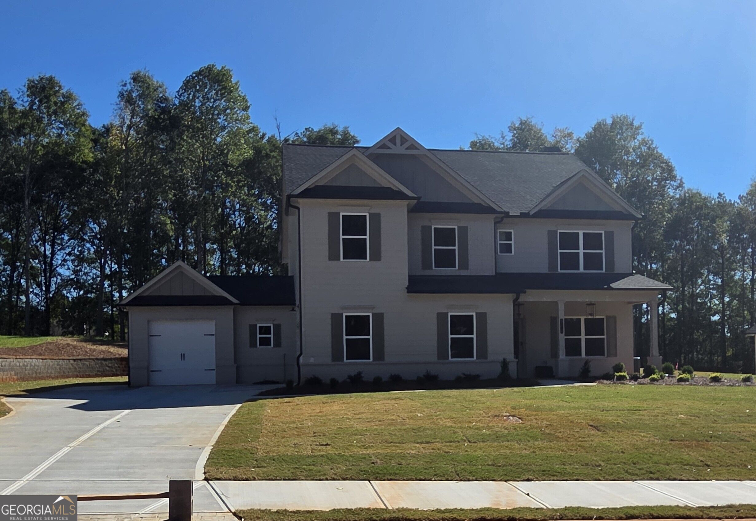 374 Meadows DR