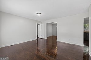 899 E Glochester PL
