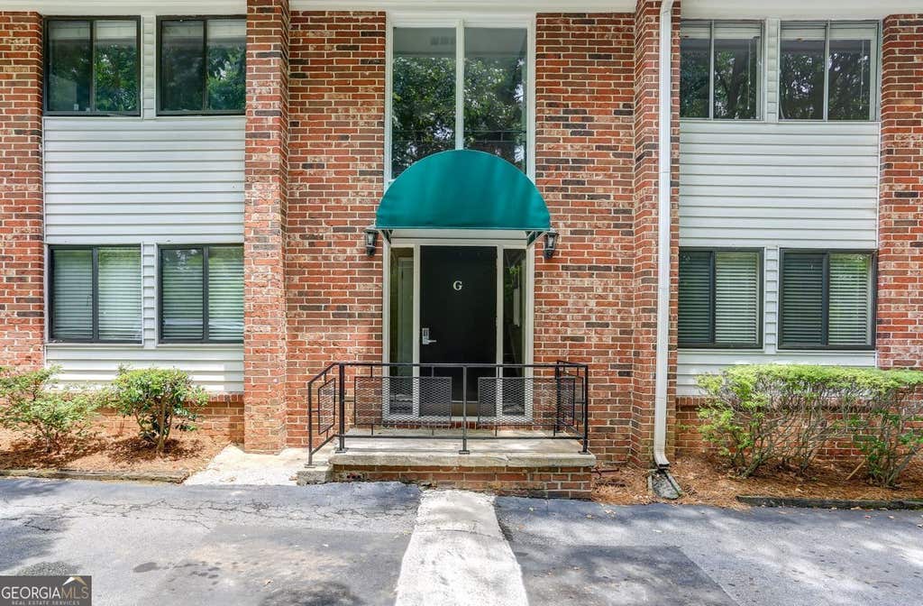 Photo of 4266 Roswell Road NE #G4, Atlanta, GA 30342 (MLS # 10818482)
