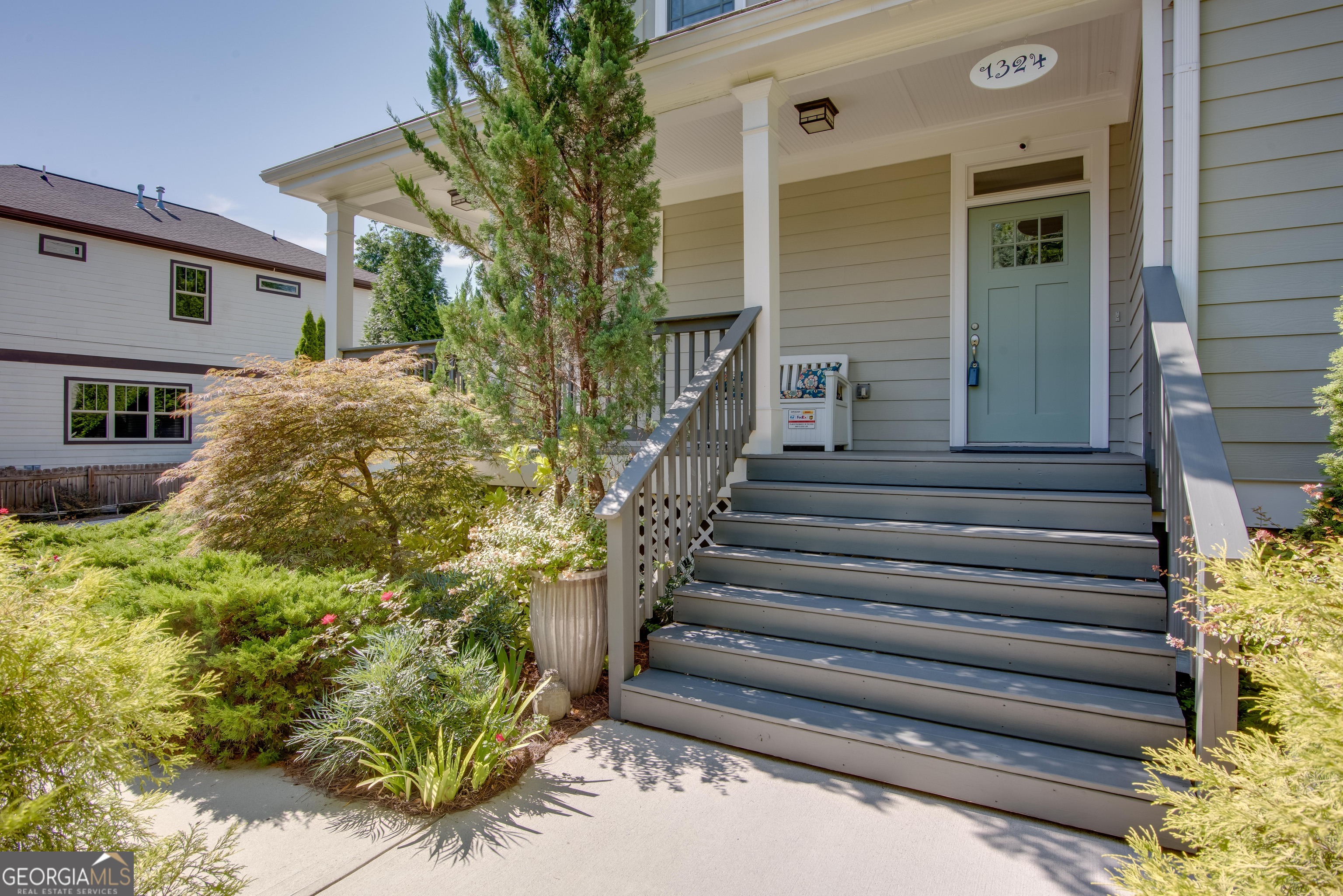 1324 Cambridge AVE