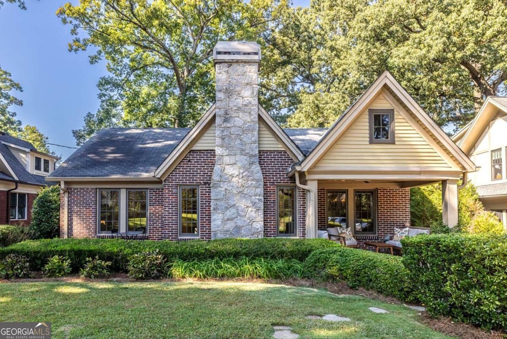 Photo of 500 Emory Circle NE, Atlanta, GA 30307 (MLS # 10876923)