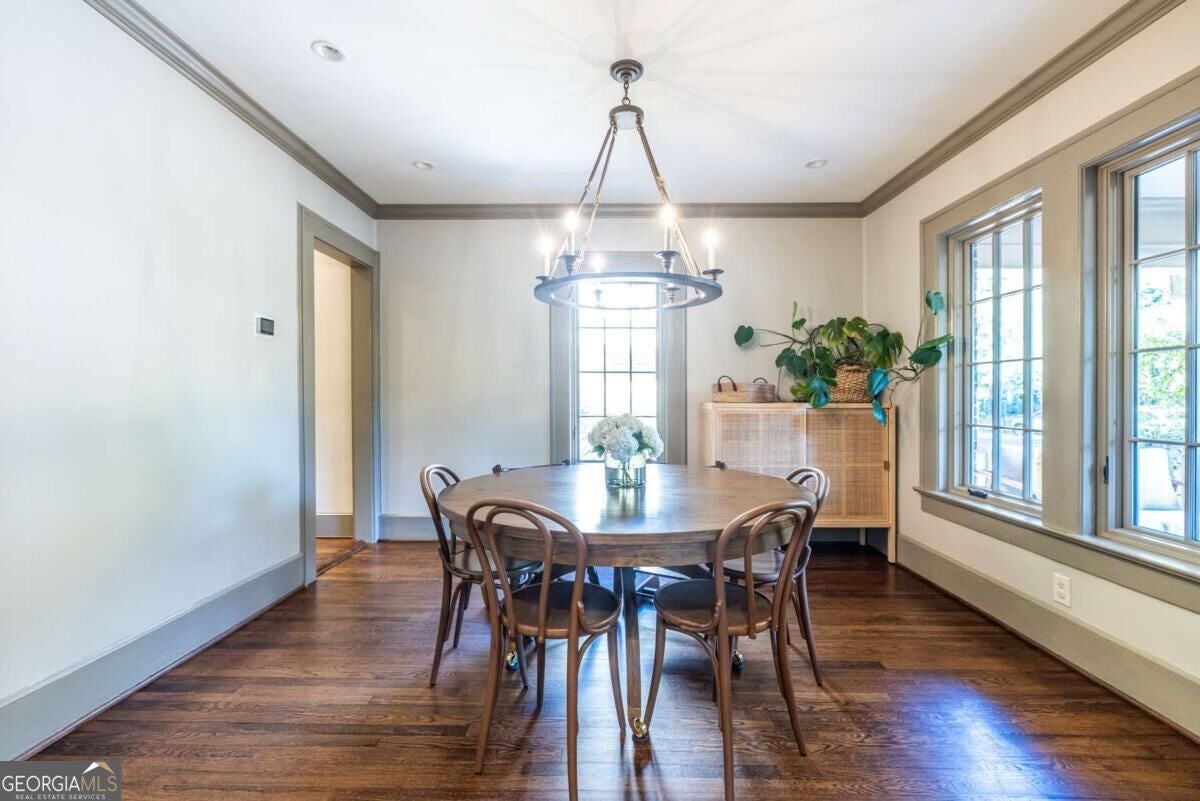 500 Emory CIR NE