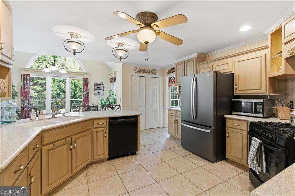 591 Delphinium BLVD NW