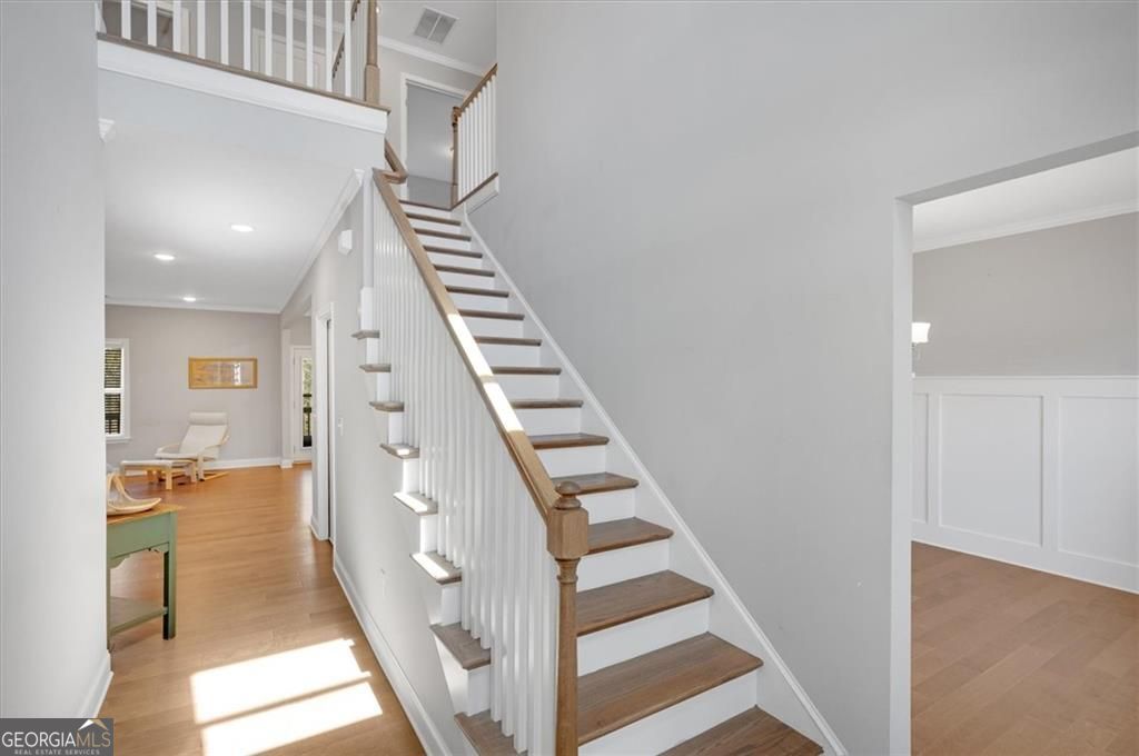 541 Glen Abbey CIR