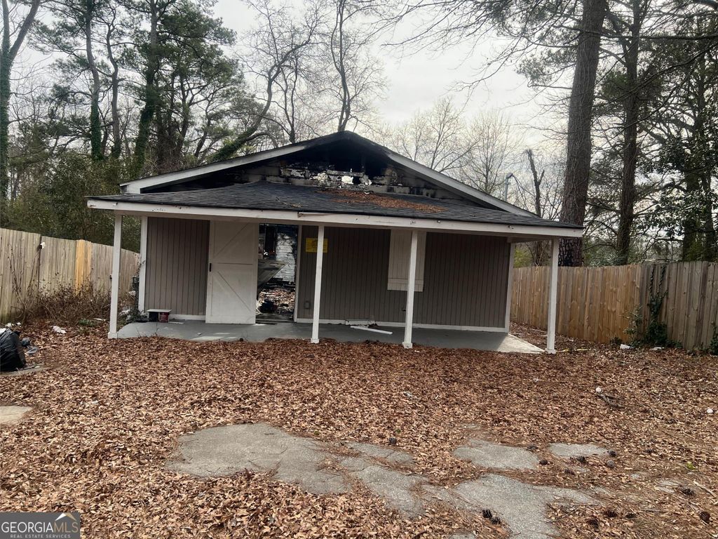 Photo of 2134 Martin Luther King Junior Drive SW, Atlanta, GA 30310 (MLS # 10682631)