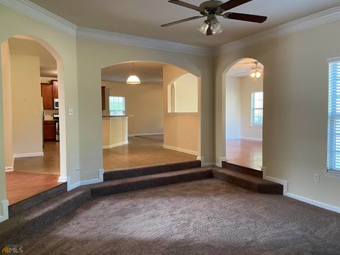 A home in Fairburn