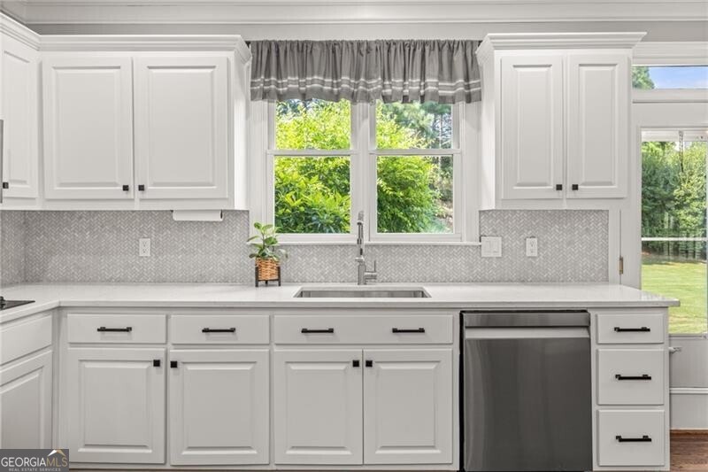 Cumming, Georgia 30041, United States, 5 Bedrooms Bedrooms, ,5 BathroomsBathrooms,Residential,Active,161445