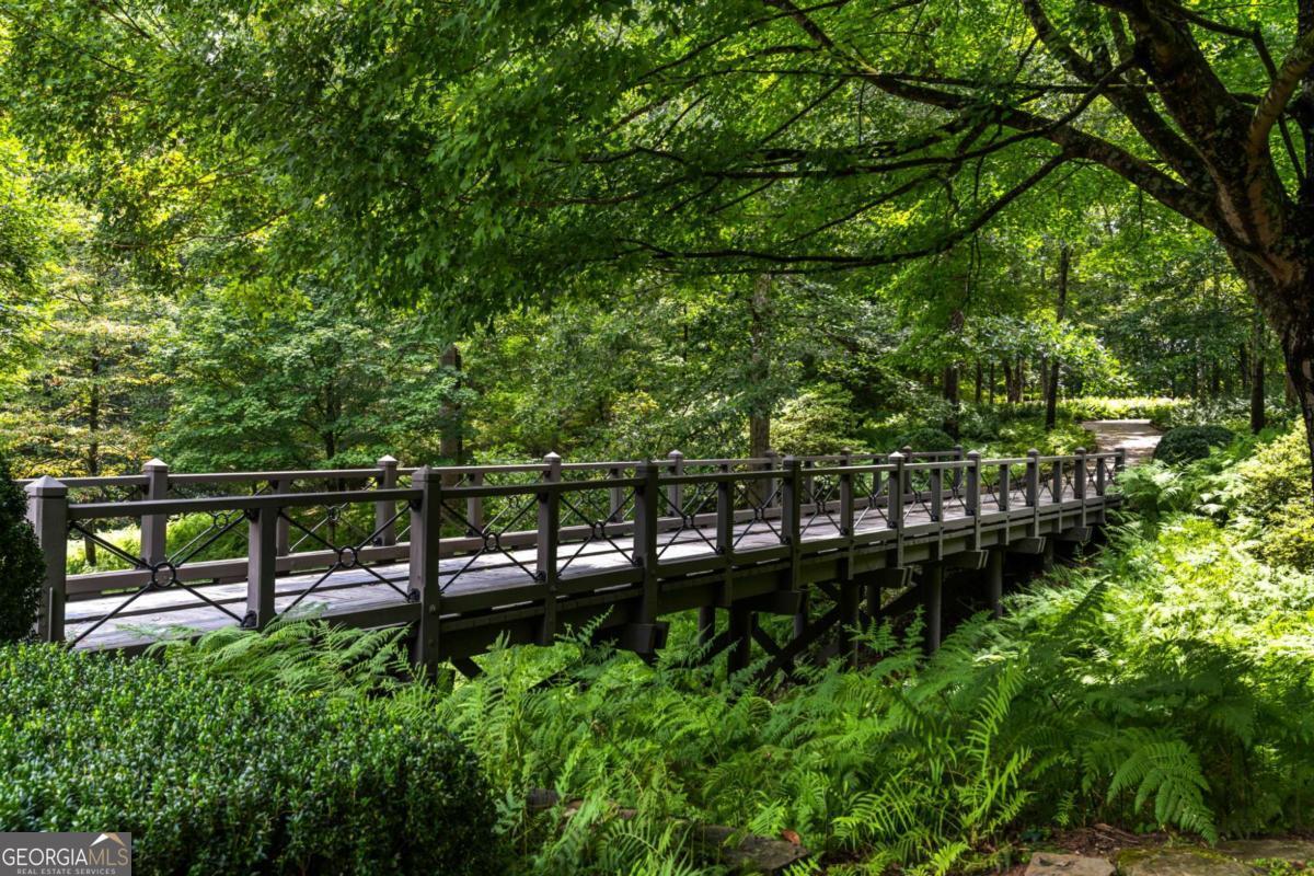 1727 W Paces Ferry RD NW