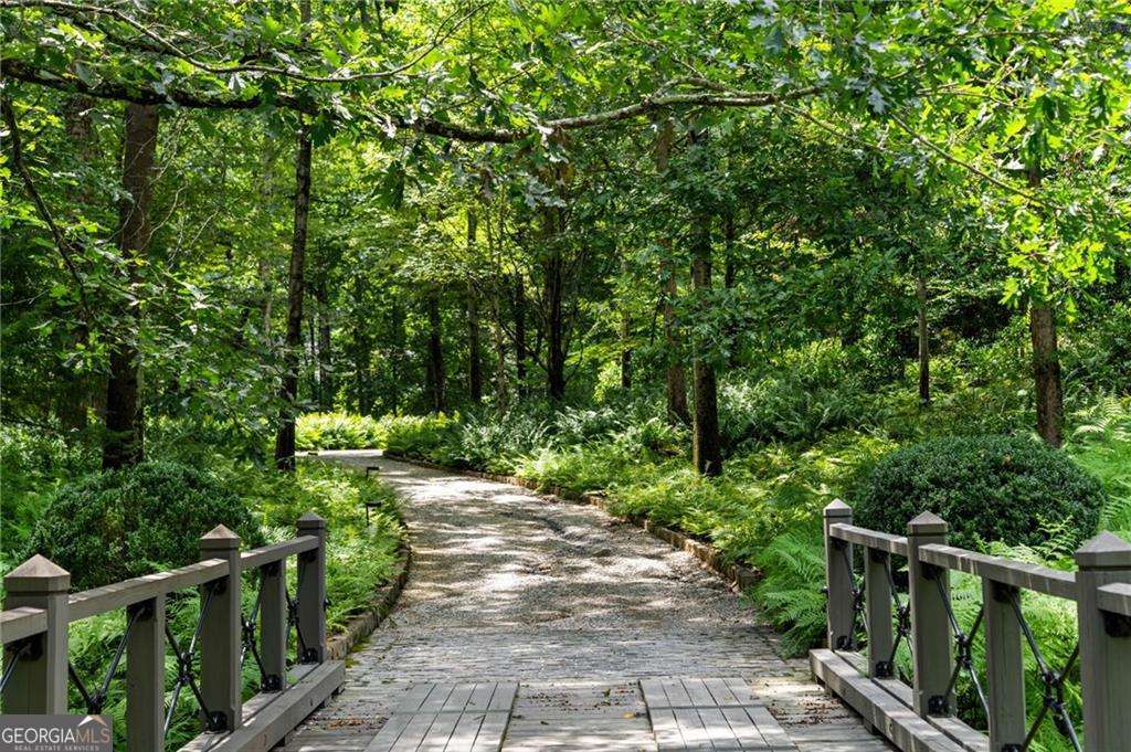 1727 W Paces Ferry RD NW