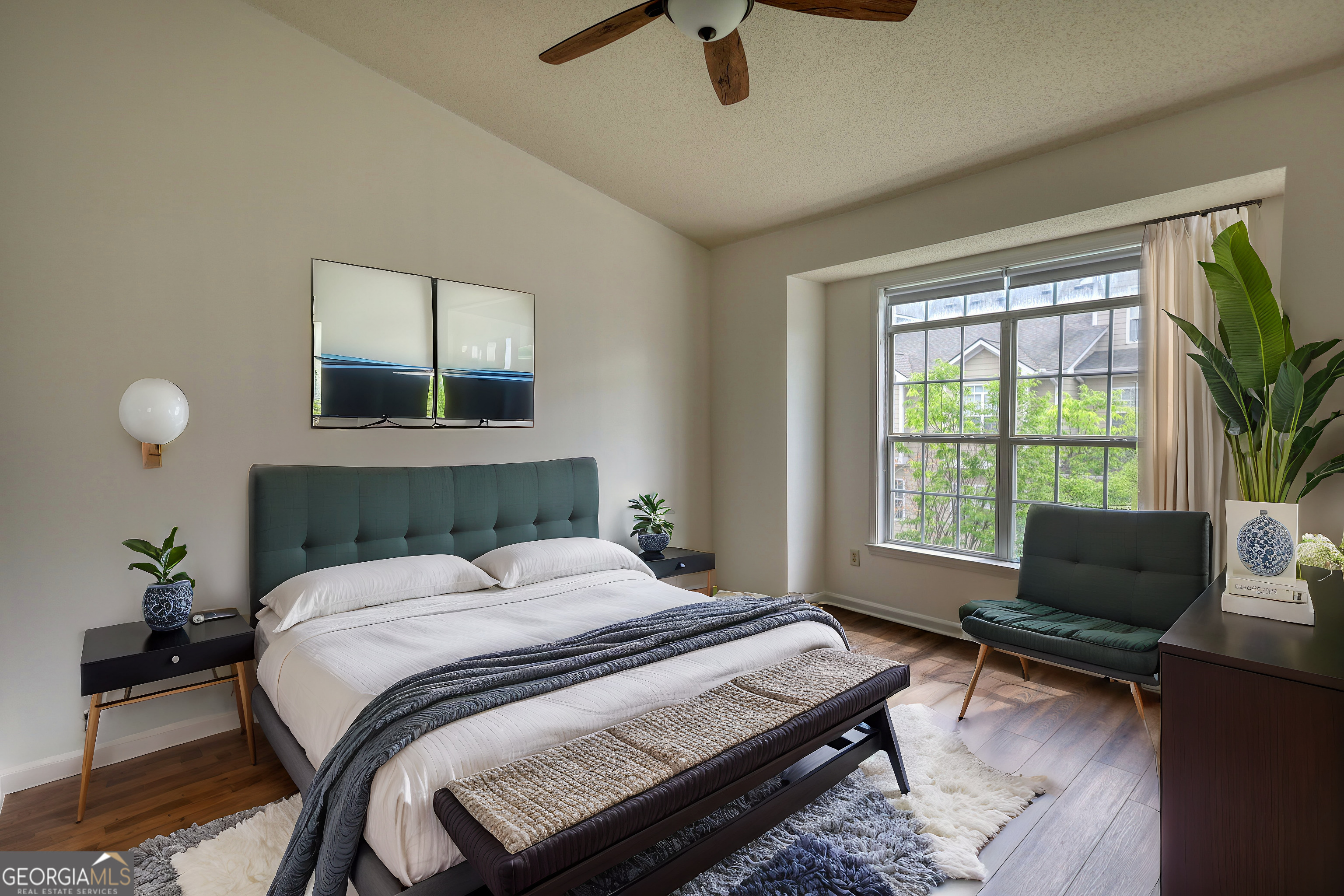 3107 Woodland LN