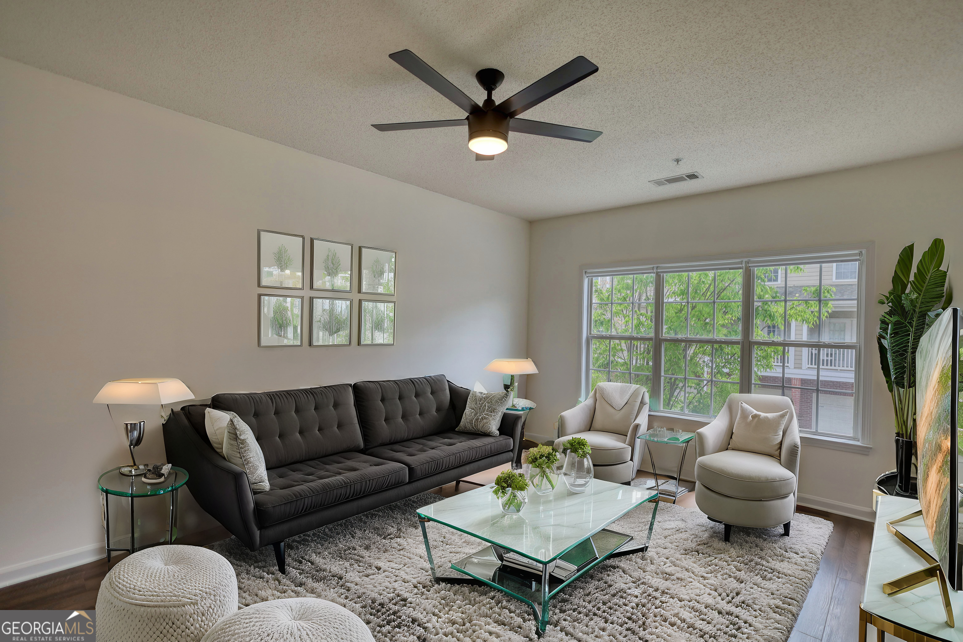 3107 Woodland LN