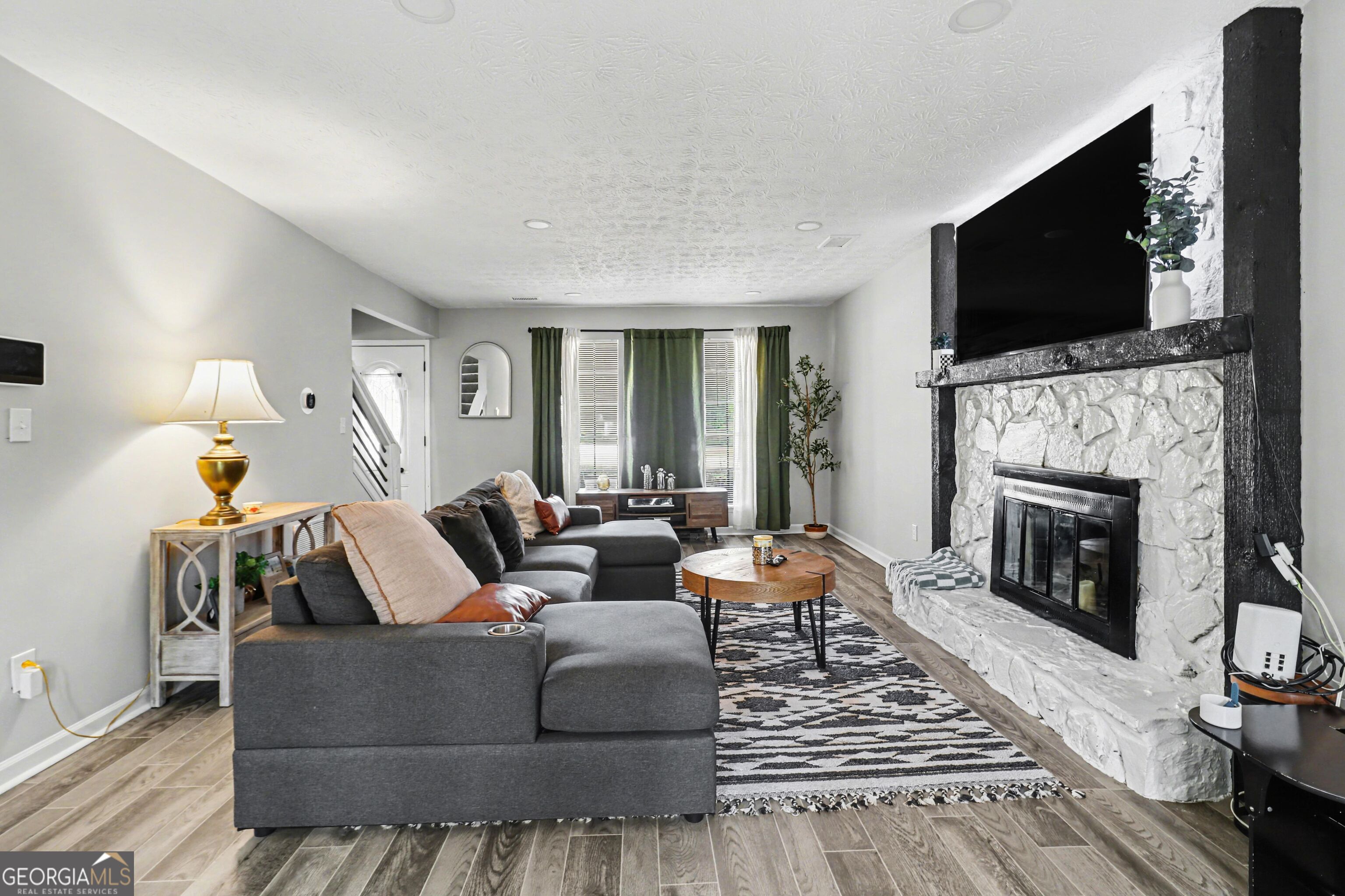 8059 Cedar Creek RDG