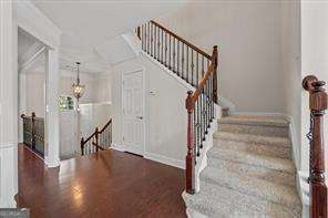 2402 Natoma CT SE