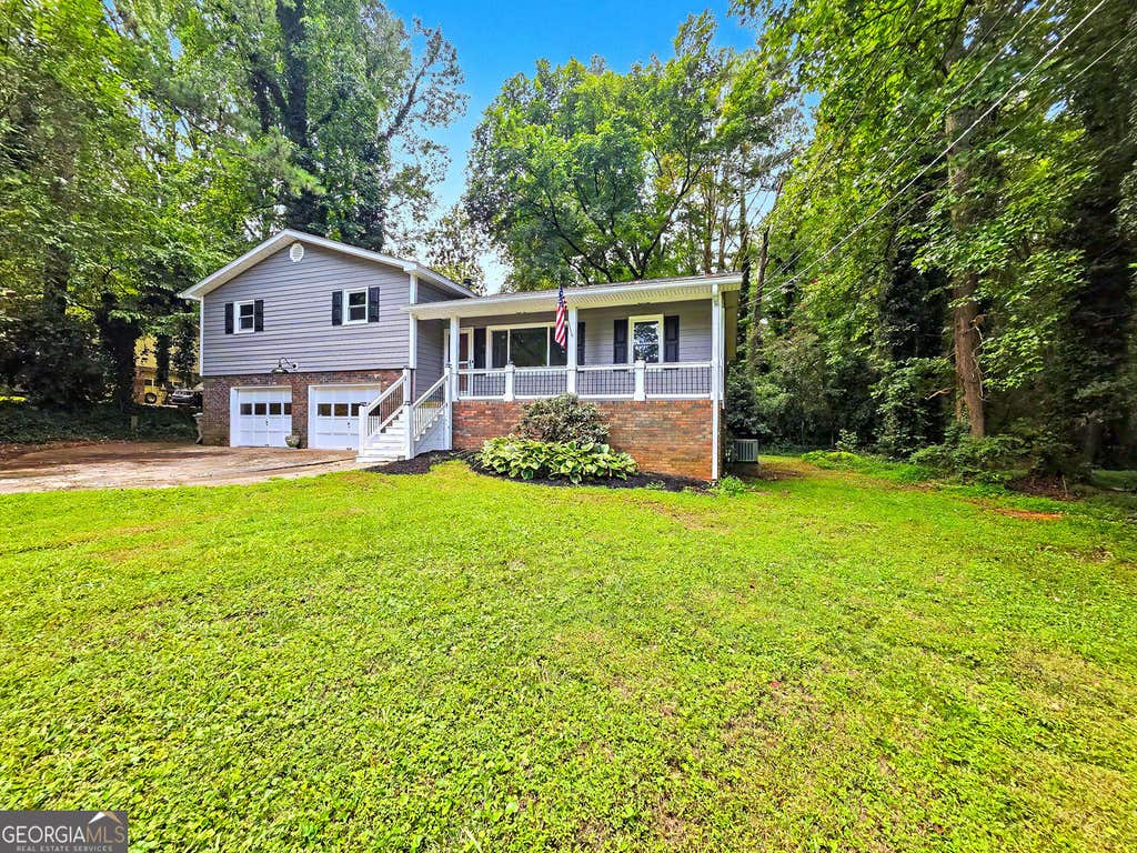 Photo of 2704 Kozy Court NE, Marietta, GA 30066 (MLS # 10821731)