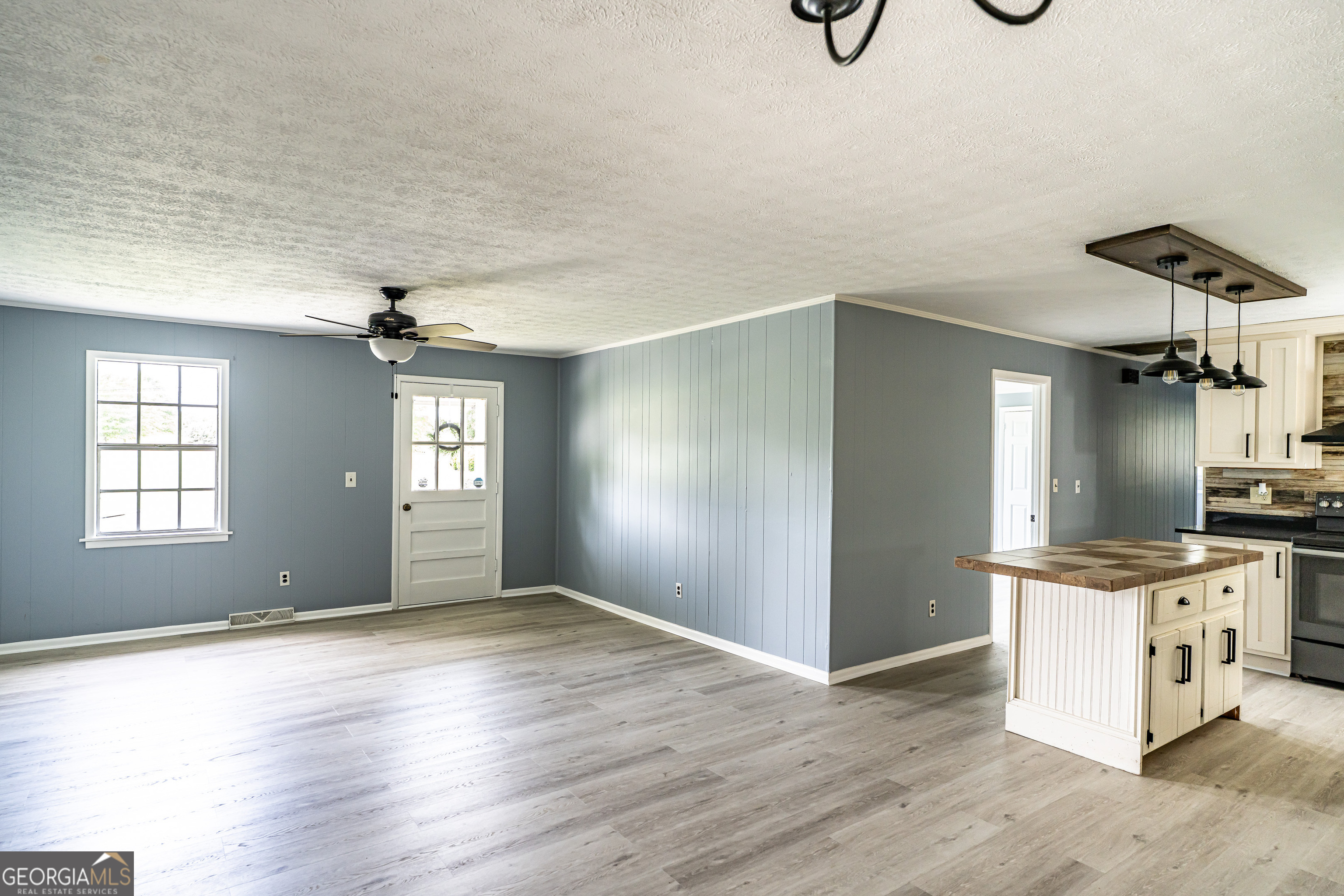 472 Floyd Springs RD NE