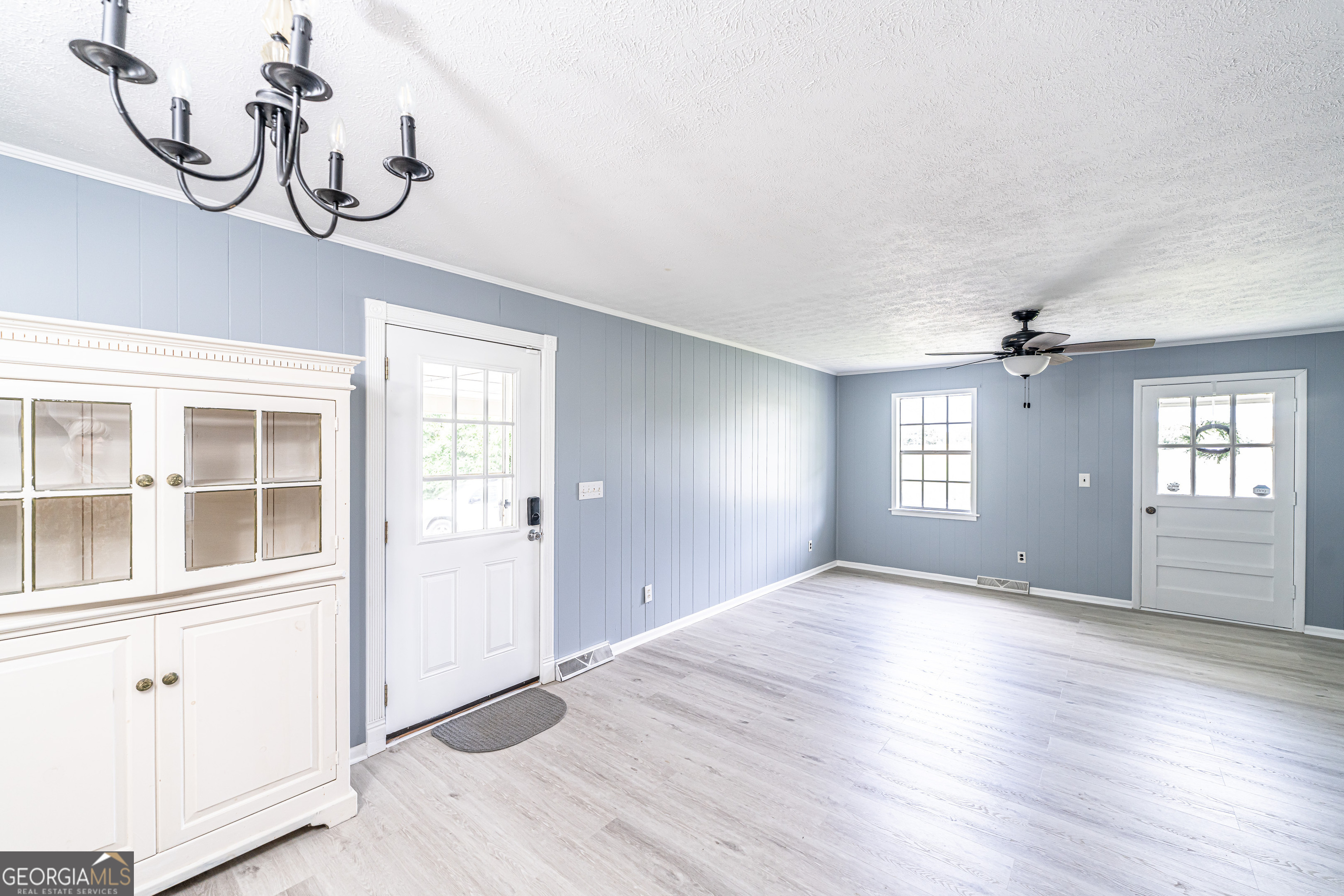 472 Floyd Springs RD NE