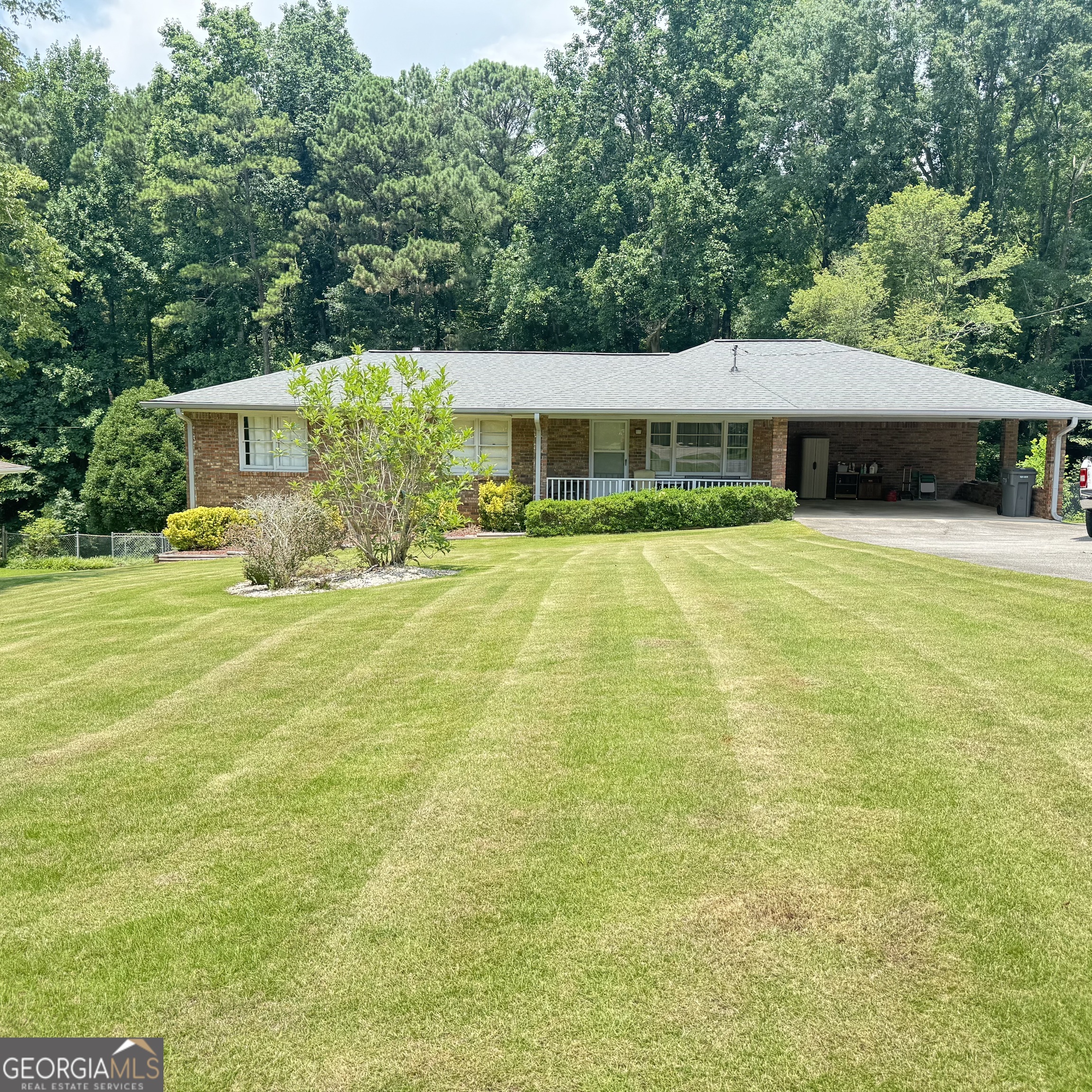 Photo 1 of 24 — 6136 Queens RD, Douglasville, GA 30135
