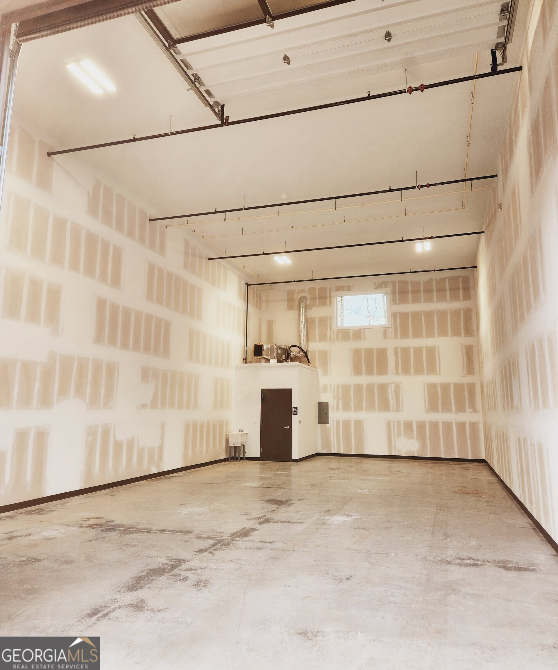 None - Commercial Lease