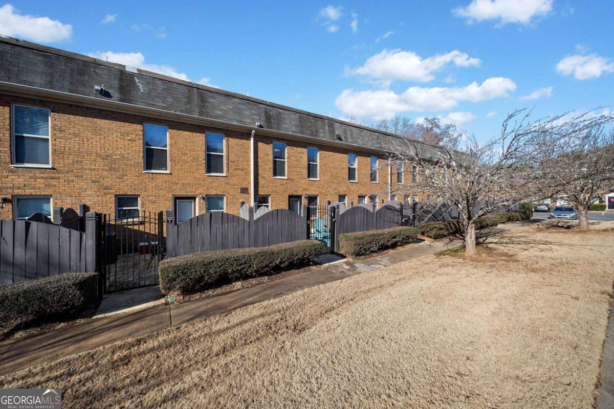 Avalon Townhomes - Residential
