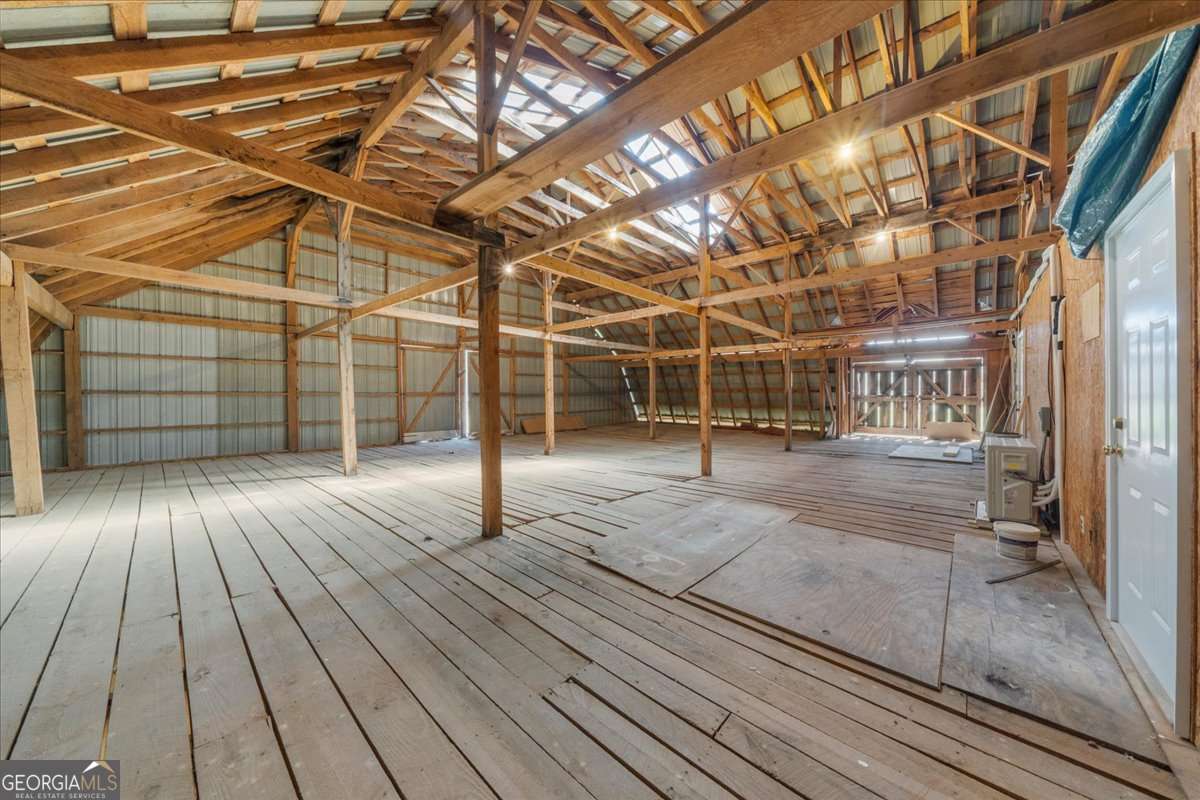 Lake Lanier w/ Acreage + Dock - Residential