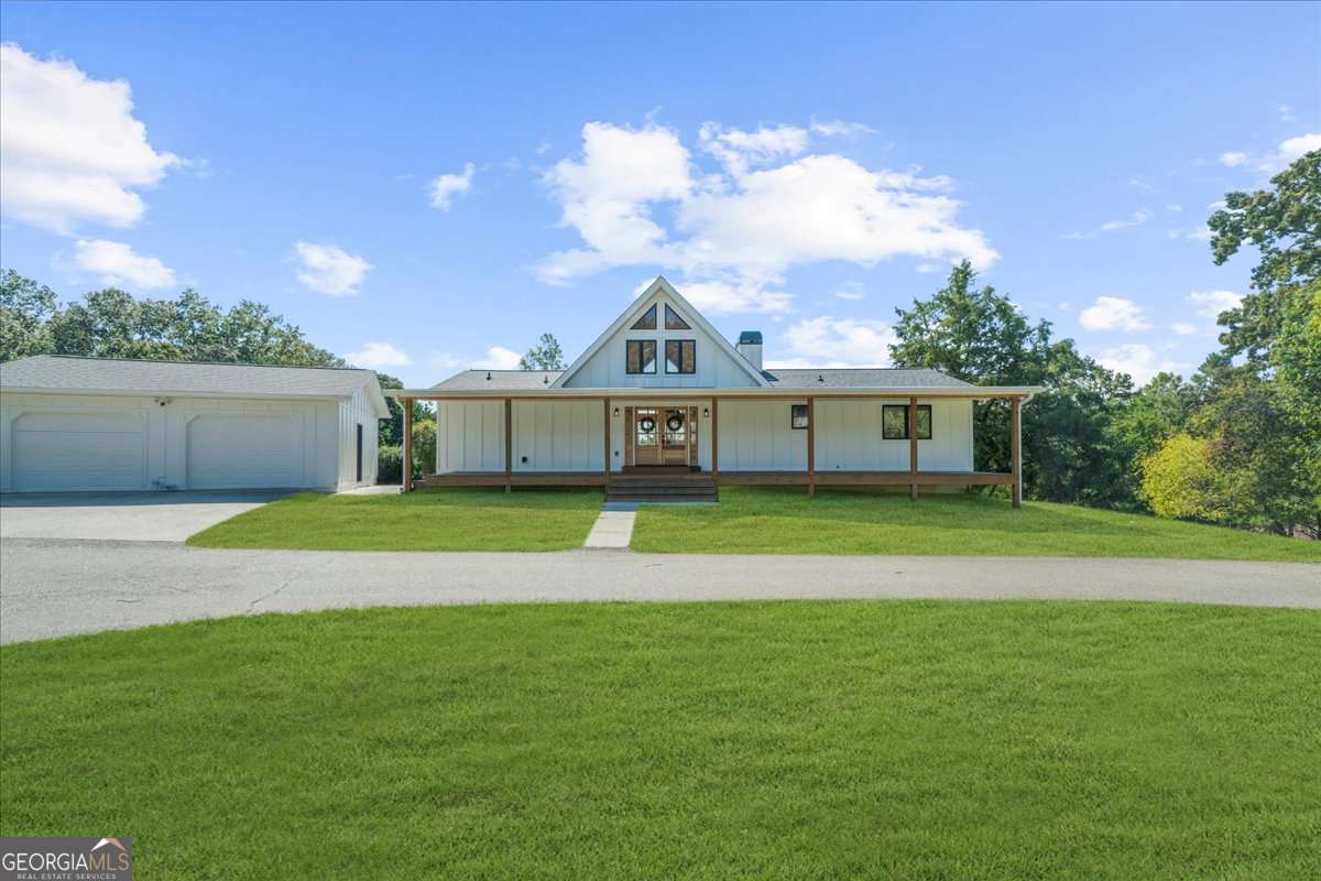 Lake Lanier w/ Acreage + Dock - Residential