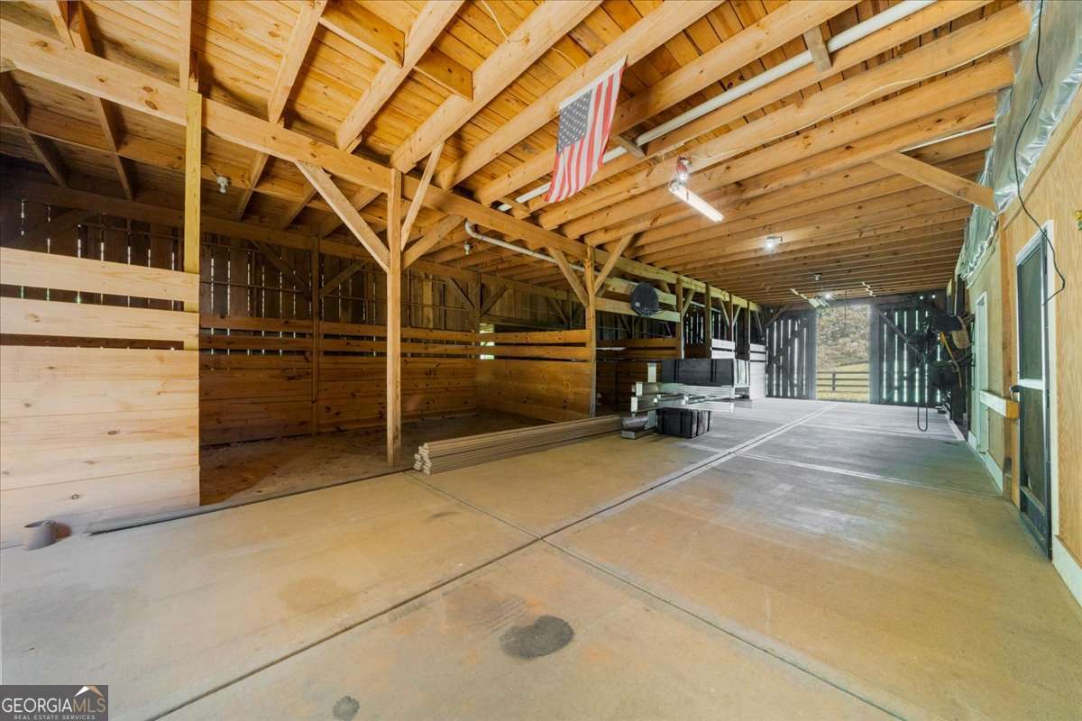 Lake Lanier w/ Acreage + Dock - Residential