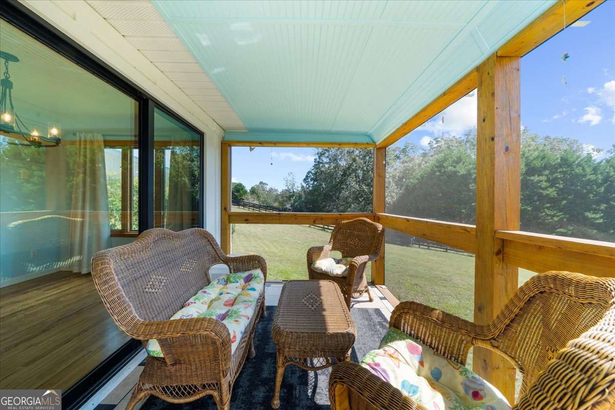 Lake Lanier w/ Acreage + Dock - Residential