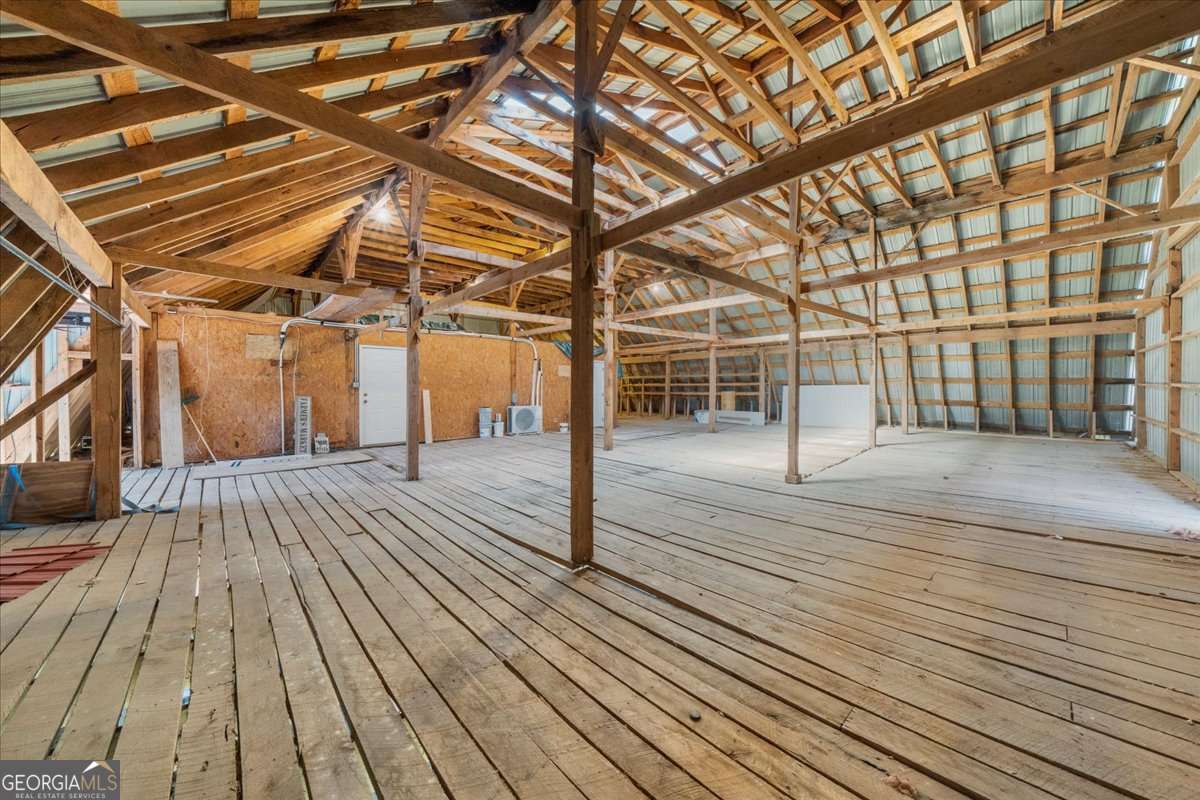 Lake Lanier w/ Acreage + Dock - Residential