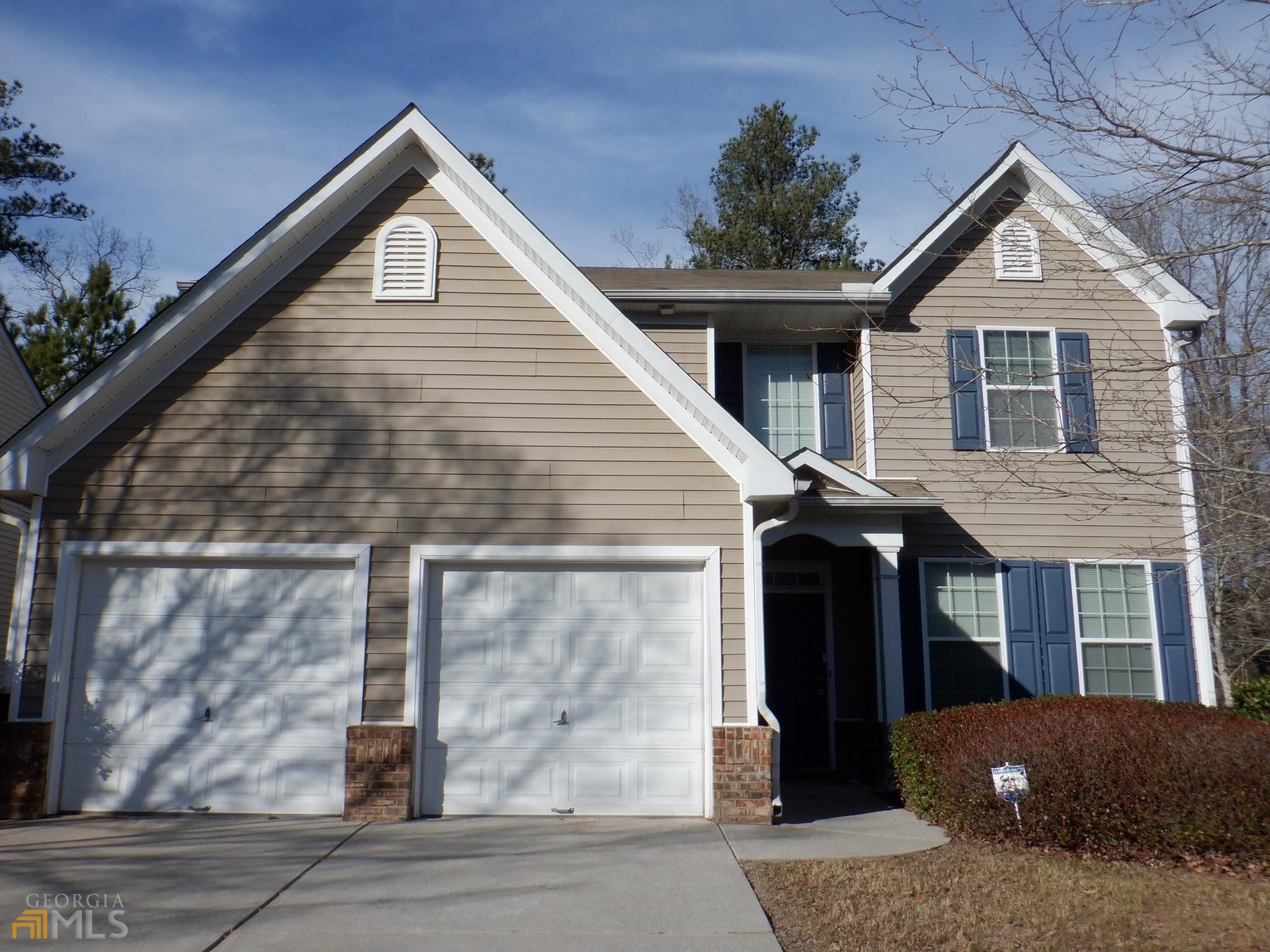 You’ll love this 2 story beauty in walking distance to Six Flags! The main level offers a spacious Great Room with a decorative fireplace, separate Dining Room, Kitchen with pantry & lots of cabinet space & guest bathroom. The upper level offers a King sized primary suite featuring a relaxing garden tub, separate shower & large walk in closet. Queen sized secondary bedrooms & full bathroom. 2 car garage & rear patio great for grilling & entertaining. Must have 600+ credit score & 2 year lease required. No Housing Choice Vouchers or Section 8. No pets or smokers allowed. Freshly painted, brand new carpet & move in ready. Hurry, this won't last long!