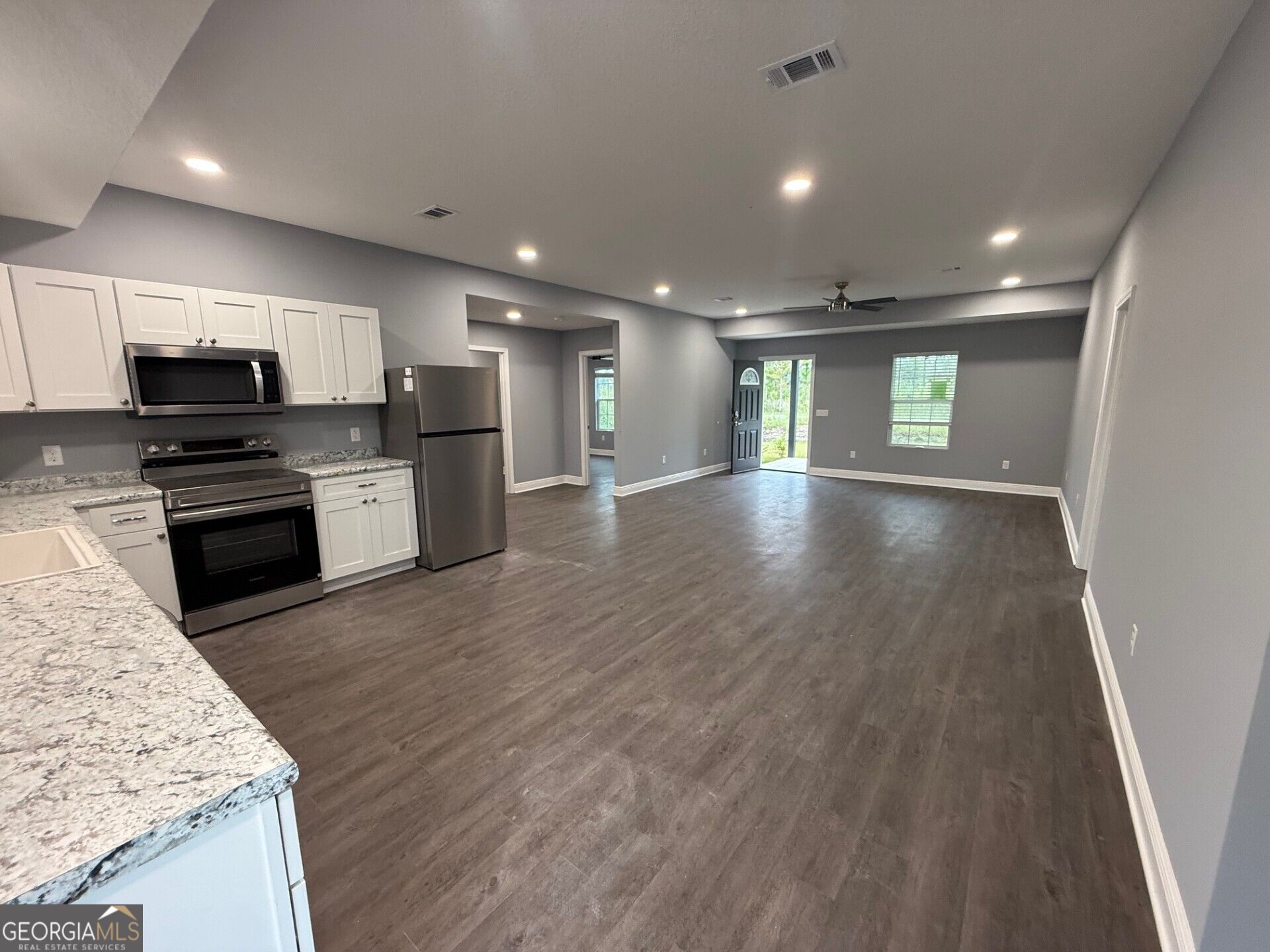 1135 Black Hawk DR