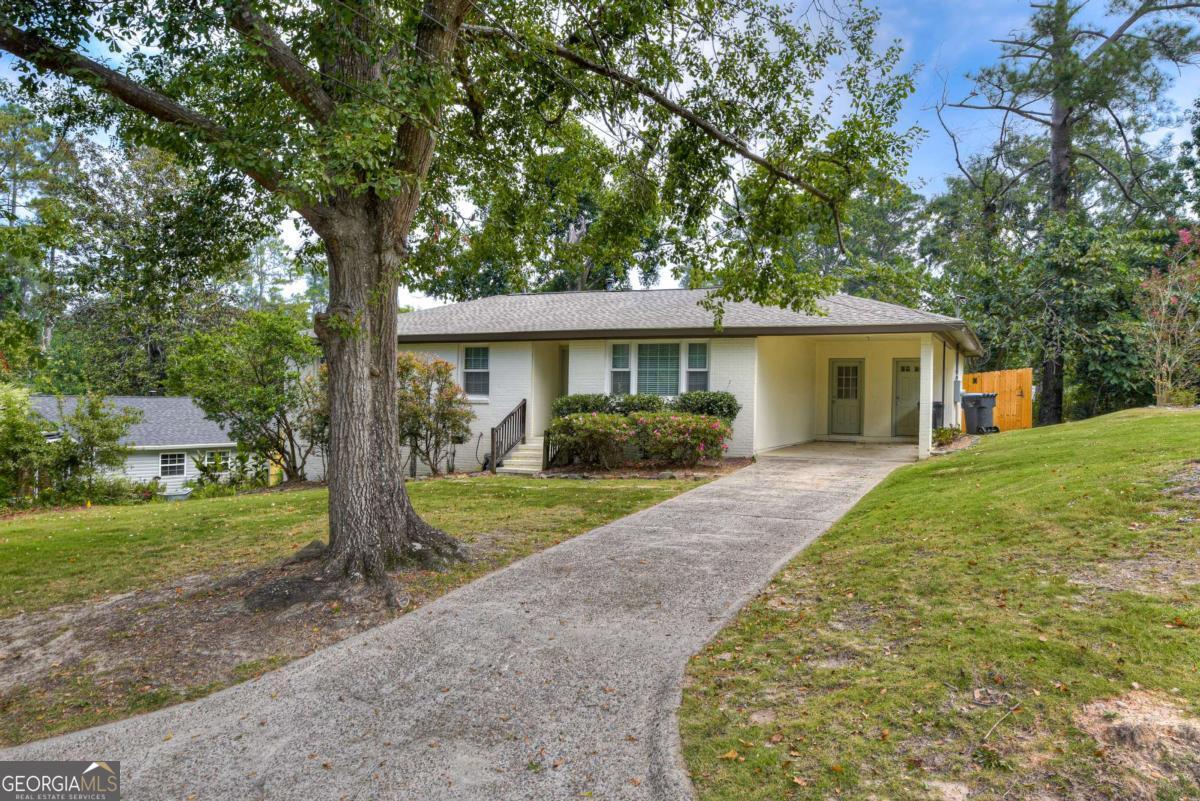 565 Martin LN
