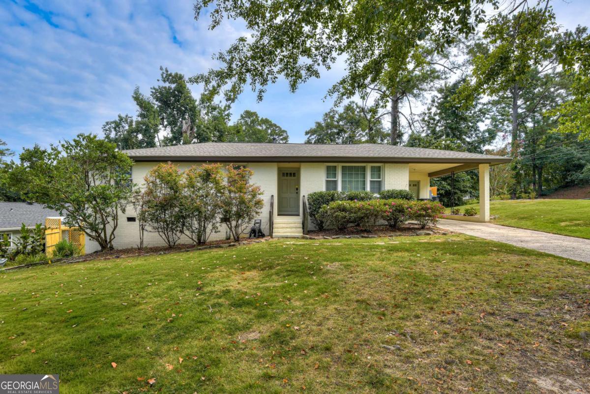 565 Martin LN