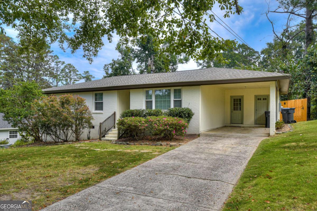 565 Martin LN