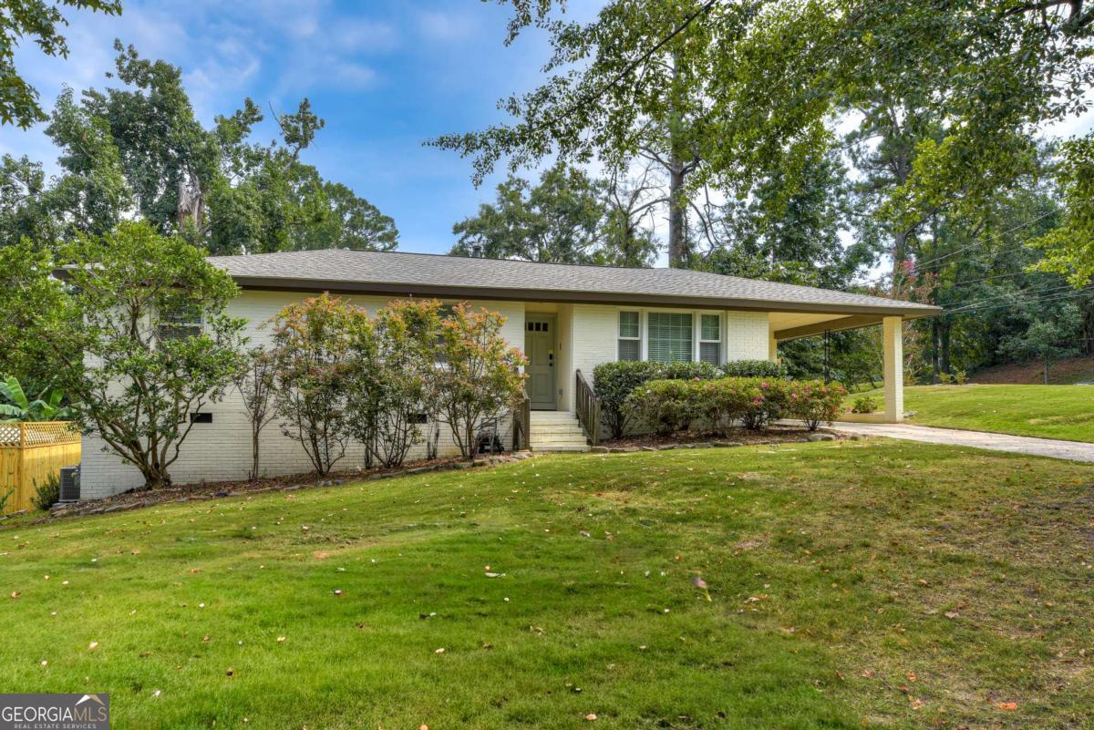 565 Martin LN