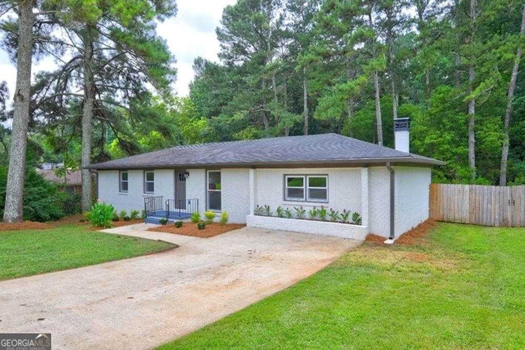 Photo of 215 Fond Court, Palmetto, GA 30268 (MLS # 10656988)