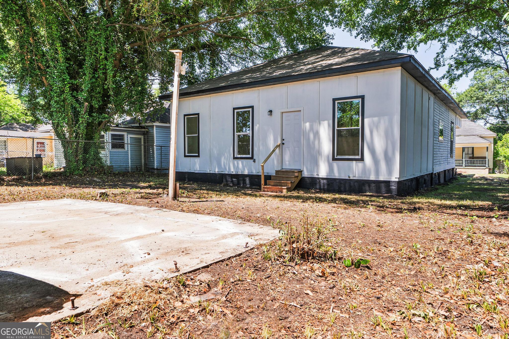 335 Lincoln AVE