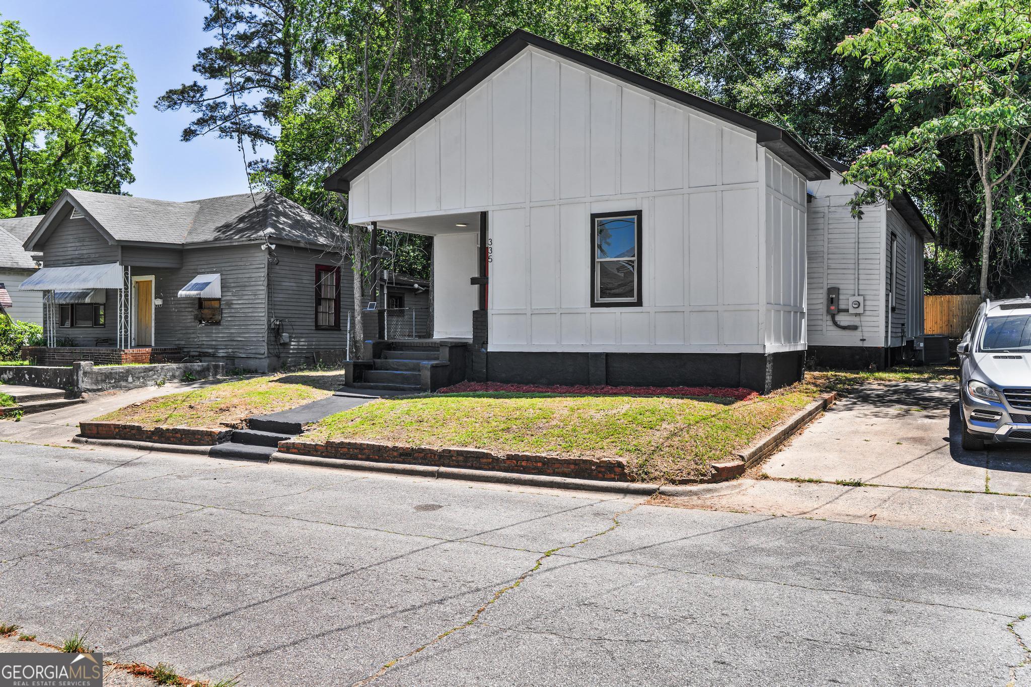 335 Lincoln AVE