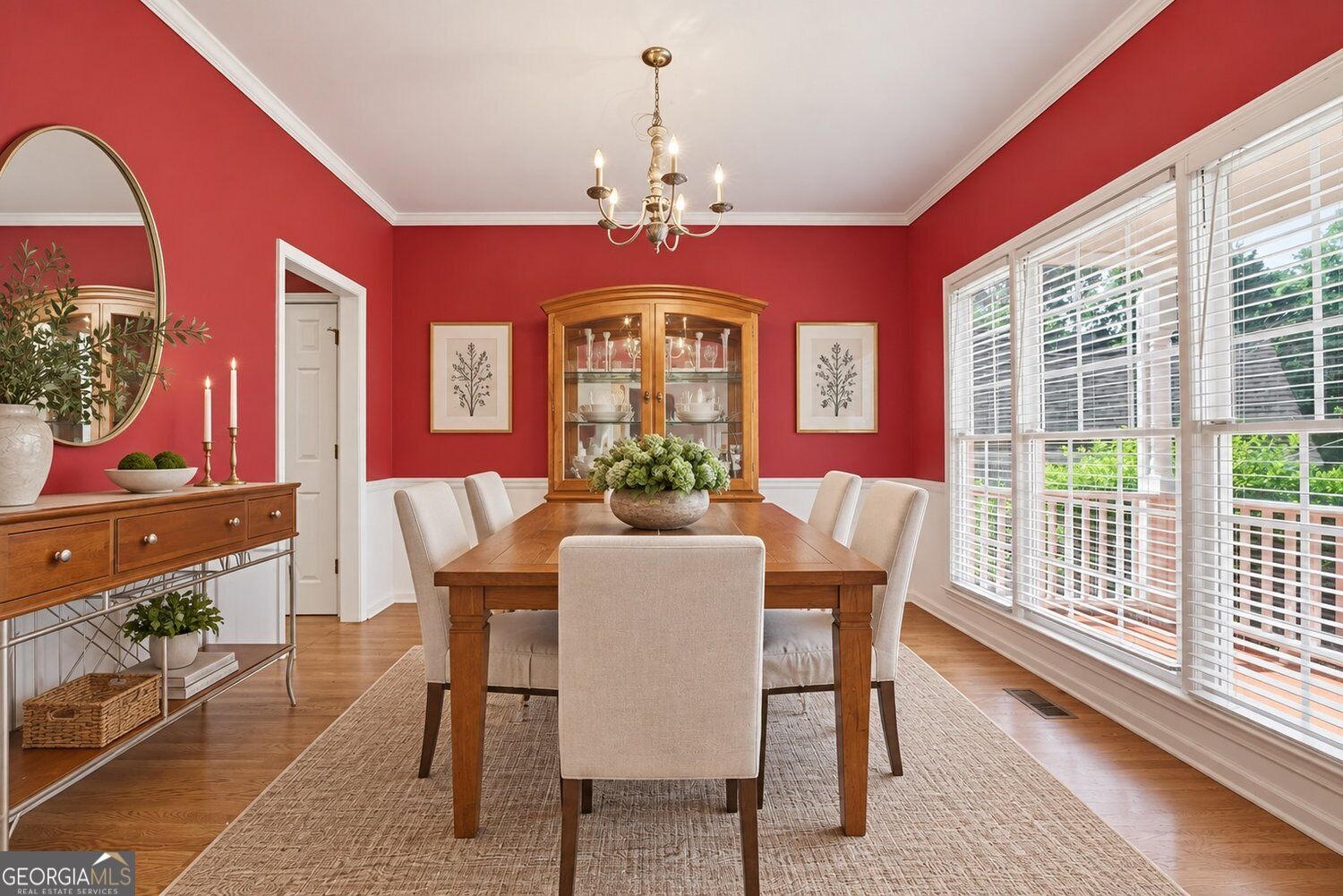 211 Sweetbriar LN