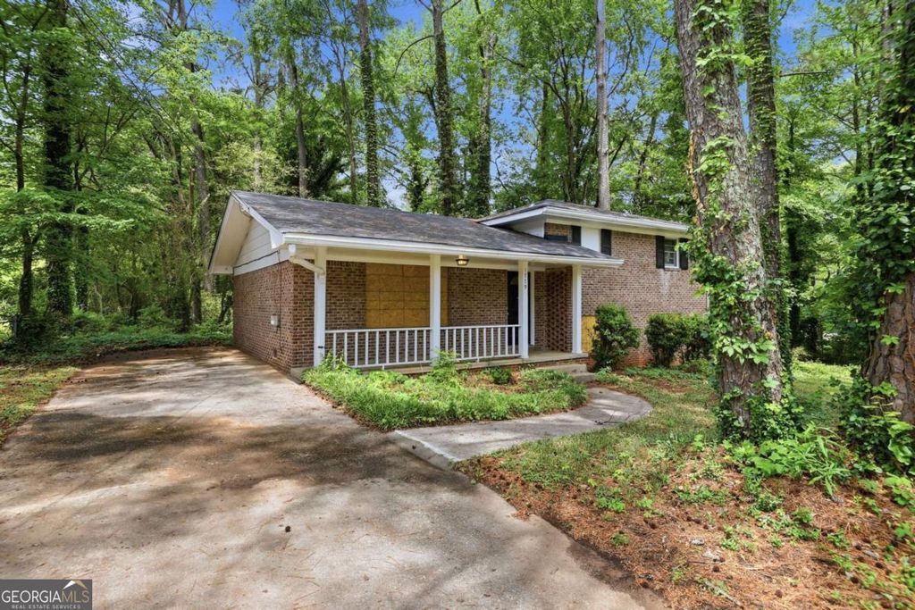 Photo of 1779 Gretna Green Way, Decatur, GA 30035 (MLS # 10757741)