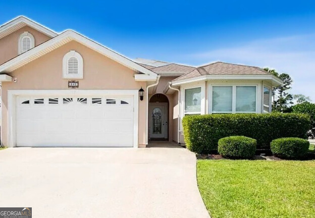4BR/2BA Home in Laurel Island Golf Course Community - Landscaping (grass cutting) Included! Enjoy resort-style living in the highly desirable Laurel Island golf course community! This neighborhood offers fantastic amenities, including: Bogey's Restaurant & Bar located at the clubhouse Karv Bistro just outside the entrance Beautiful golf course surroundings Close proximity-6 minutes to Kings Bay Naval Submarine Base Just 6 minutes to I-95, shopping, and local dining This well-maintained 4-bedroom, 2-bath attached home features a split floor plan, open-concept living space, and stainless steel appliances. The primary suite includes a luxurious bath with double vanity, soaking tub, and tiled walk-in shower. Home is occupied, a 24 hour notice prior to showing is required. Lease term is for a minimum of 12 months. Minimum monthly income requirement is $6750. No pets . Anyone over the age of 18 that will be residing in the home must fill out an application. Application fee is $60 and is non refundable.