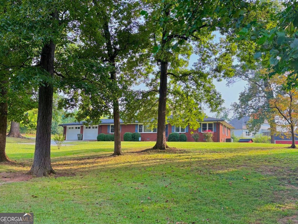 Photo of 4246 Cartersville Highway, Dallas, GA 30132 (MLS # 10670160)