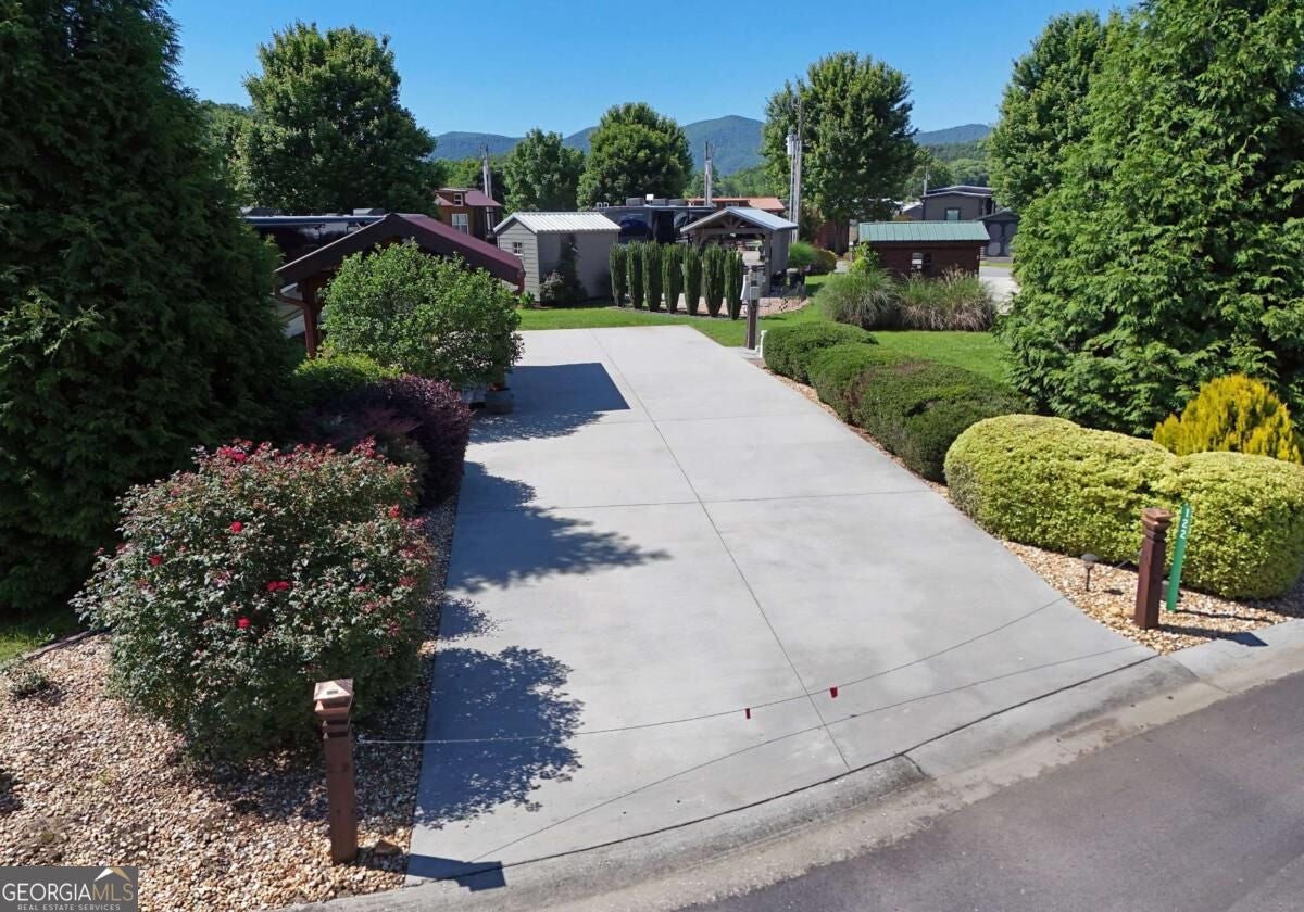 122 Mtn Creek RD